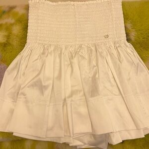 White Natural Life viral skirt/shorts super cute xs